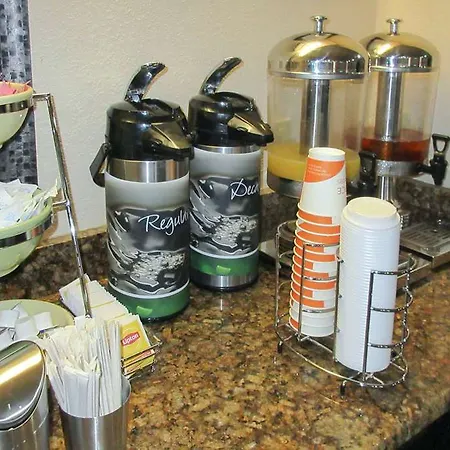 Quality Inn & Suites Brandenburg - Fort Knox 